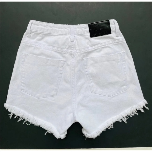One Teaspoon White Denim Relaxed Fit Shorts Womens Sz 25 - Picture 2 of 5
